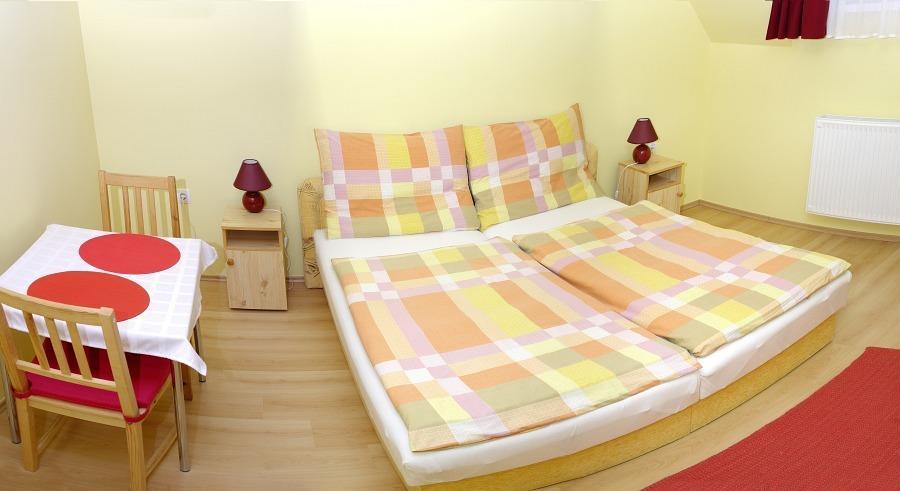 Kondics Apartmanhaz ชาร์วาร์ ห้อง รูปภาพ
