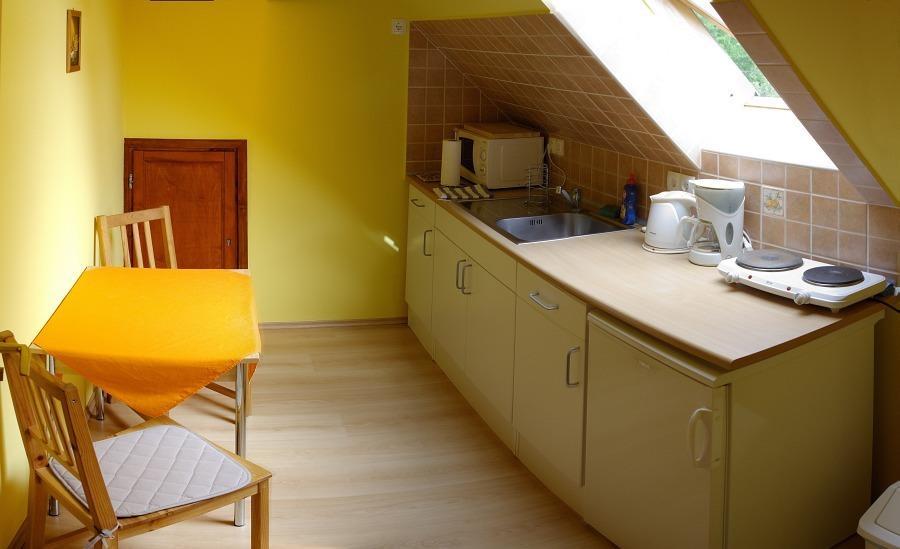 Kondics Apartmanhaz ชาร์วาร์ ภายนอก รูปภาพ